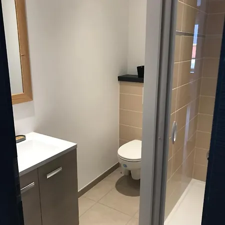 Le Deux Pieces Apartment